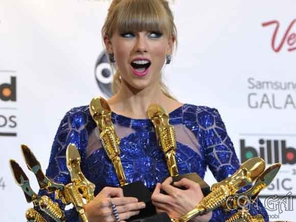 Taylor Swift - hiện tượng âm nhạc từng bị tự chối
