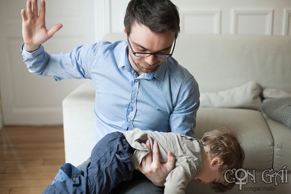 Những sai lầm điển hình của các ông bố khi dạy con 