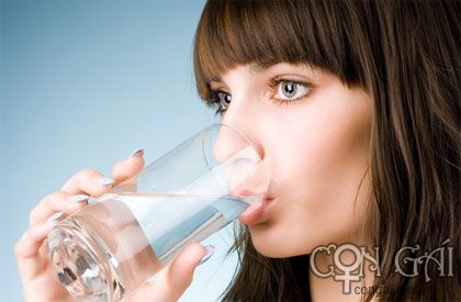 Uống mỗi ngày 8 cốc nước