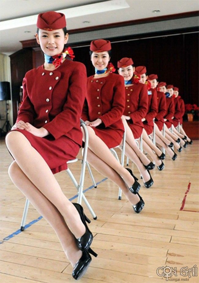 Những tiêu chuẩn... kỳ lạ khi tuyển nữ tiếp viên hàng không